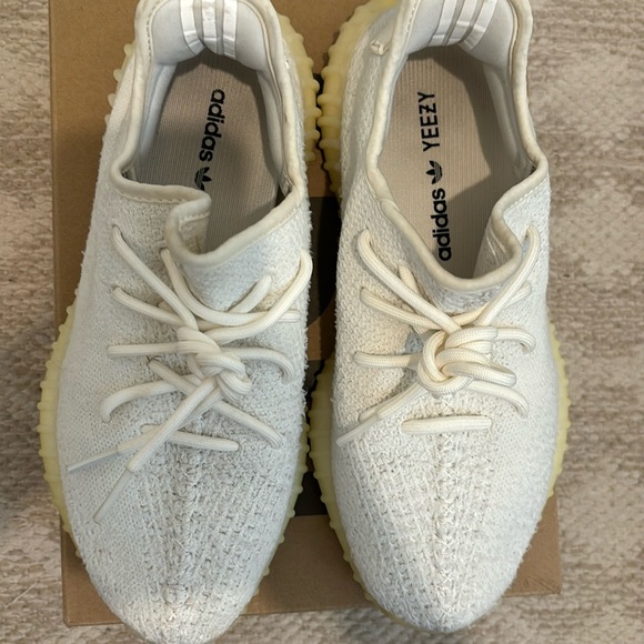 YEEZY BOOST 350 V2 - Picture 2 of 5